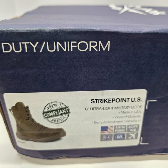 NEW Reebok Strikepoint CM8940 8\